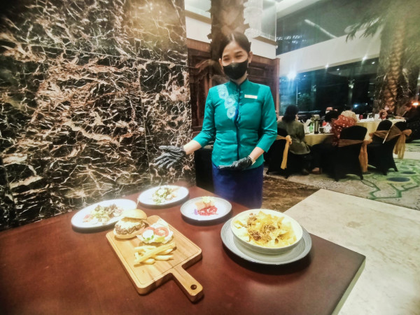 Kembali Buka, Resto Legendaris Hotel Sahid Jakarta Suguhkan Pengalaman Kuliner Istimewa