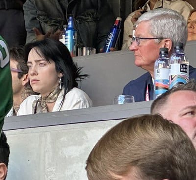 8 Artis Dunia yang Nonton Langsung Aksi Rihanna di Super Bowl 2023 dengan Gaya Andalan Mereka