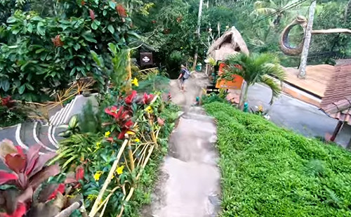 Menikmati Pesona Tersembunyi Tukad Cepung, Air Terjun Dalam Goa di Bali