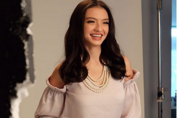 3 Artis Indonesia yang Punya Orang Tua Pejabat, Nomor 2 Ayahnya Mantan Kepala Bekraf