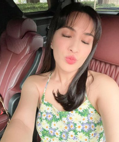 Shandy Aulia Tampil Manis dan Muda dengan Poni Rambut Badai, Intip 5 Potretnya!