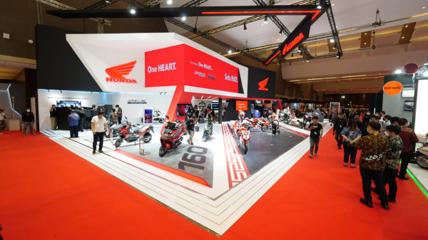 AHM Pamer CRF250L dan Motor Listrik Honda EM1 e: di IIMS 2023