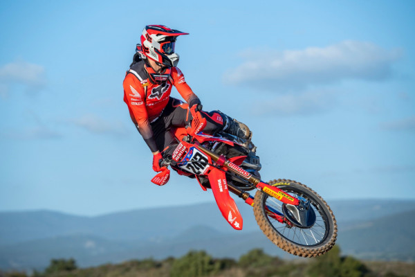AHM Pamer CRF250L dan Motor Listrik Honda EM1 e: di IIMS 2023