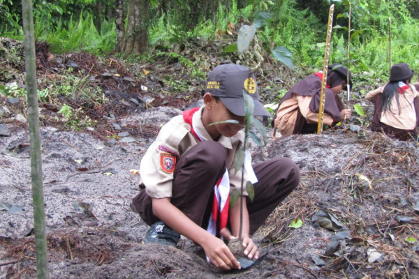 Sekolah Alam Kawasan Konservasi Wilmar, Tumbuhkan Siswa Cinta Lingkungan