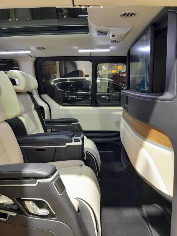 Kolaborasi Hyundai Staria x Lombardi Bisa Bikin Toyota Alphard Kalah Kelas