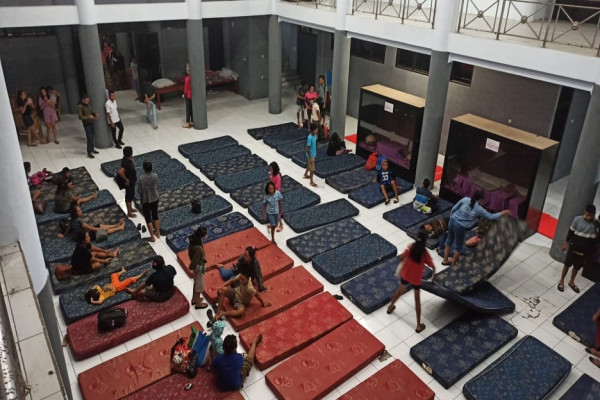 Gunung Karangetang Siaga, 77 Warga Diungsikan ke Museum Siau Timur