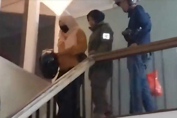 Terlanjur Lepas Baju, Pasangan Mesum Asal Bandung Digaruk Satpol PP Bukittinggi