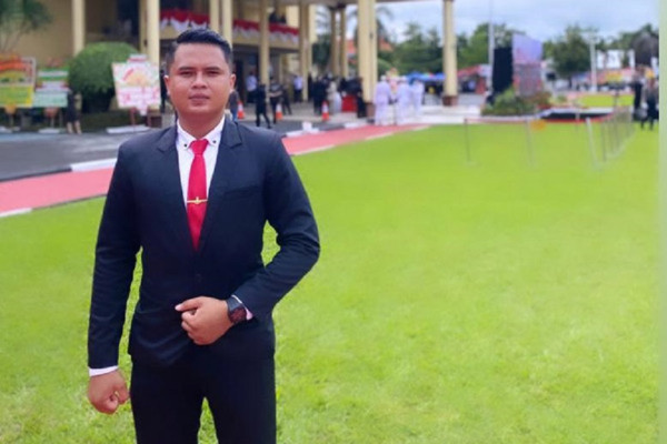 Heroik! Anggota Polda Sulut Berkelahi Gagalkan Aksi Pembakaran Kantor di Manado