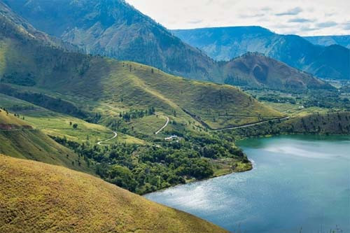 7 Destinasi Wisata di Sekitar Danau Toba, dari Air Terjun hingga Desa Paropo