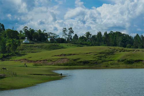 7 Destinasi Wisata di Sekitar Danau Toba, dari Air Terjun hingga Desa Paropo