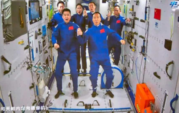China Berencana Kirim 2 Astronot dan Satu Kapal Kargo ke Stasiun Luar Angkasa Tiangong