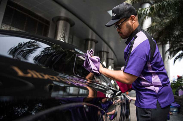 Begini Urutan Mencuci Mobil, Bikin Makin Kinclong dan Bodi Tetap Mulus
