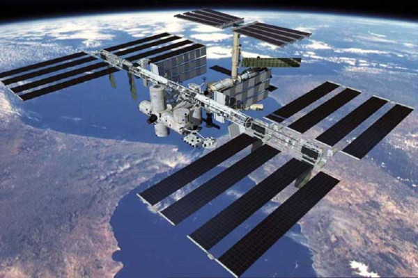 Rusia Kirim Misi Pertama ke Bulan pada Juli 2023, Perpanjang Operasi di ISS Sampai 2028