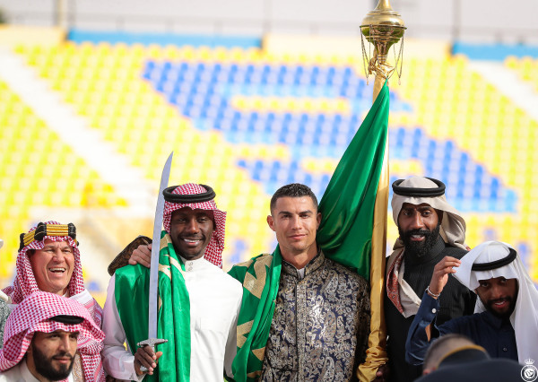 Cristiano Ronaldo Rayakan Ulang Tahun Arab Saudi, Penampilannya Bikin Pangling