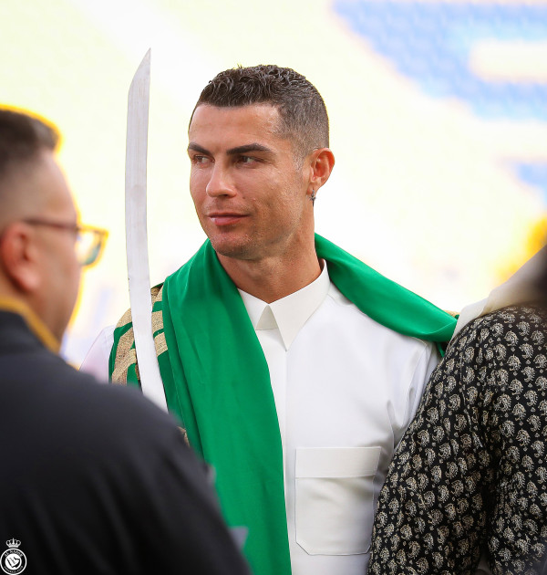 Cristiano Ronaldo Rayakan Ulang Tahun Arab Saudi, Penampilannya Bikin Pangling