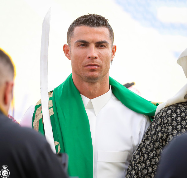 Cristiano Ronaldo Rayakan Ulang Tahun Arab Saudi, Penampilannya Bikin Pangling