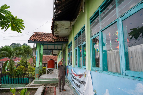 Mirisnya Kondisi SDN Panaragan Kidul Bogor, Jika Hujan dan Angin Kencang Terpaksa Libur