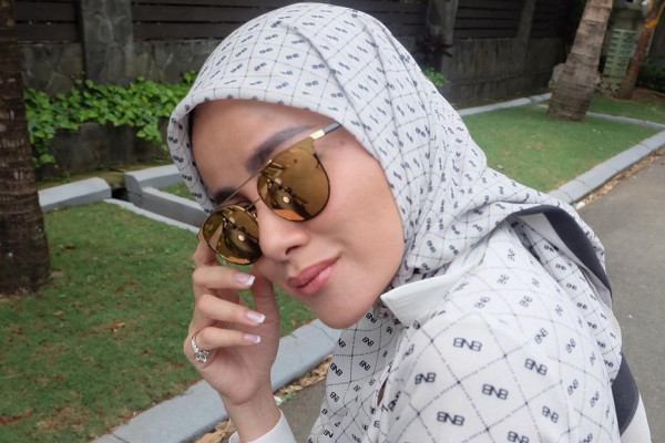 4 Artis Indonesia Berhijab yang Nikah dengan Pengusaha Tambang