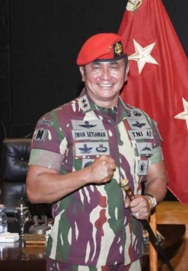 Danjen Kopassus Jebolan Akmil 1990-an, Nomor 4 Berhasil Tancapkan Merah Putih di Puncak Everest