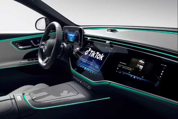 Mercedes-Benz Rancang Mobil untuk Influencers, Dilengkapi Kamera Selfie dan Aplikasi TikTok