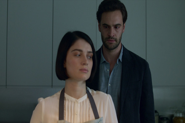 7 Serial Romance-Thriller yang Tidak Romantis Sama Sekali