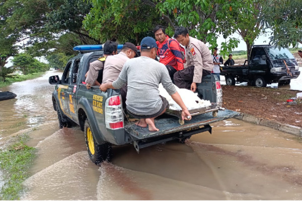 Perumahan PNR Bekasi Dikepung Banjir, Seorang Warga Meninggal Terlambat Dievakuasi