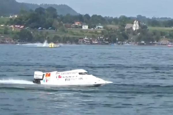 Begini Keseruan saat Wamenparekraf Angela Tanoesoedibjo Saksikan Langsung Latihan F1 Powerboat