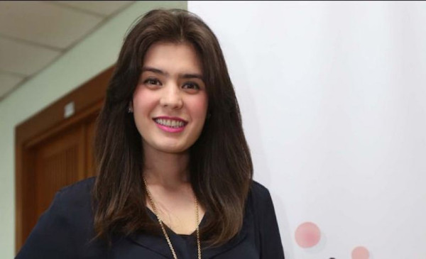5 Artis Indonesia yang Mengizinkan Suaminya Poligami, Nomor Terakhir Ogah Jadi Istri Kedua