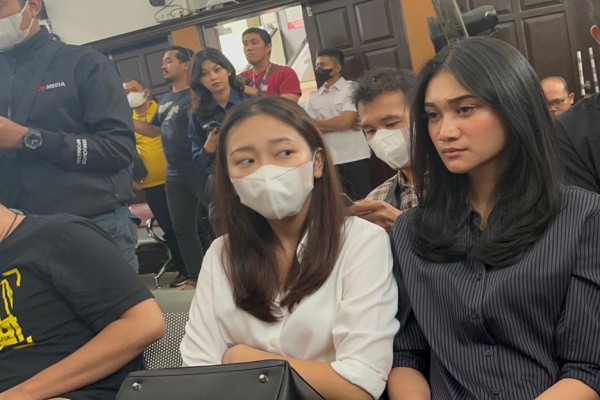 Tangis Anak Hendra Kurniawan Pecah saat sang Ayah Divonis 3 Tahun Penjara