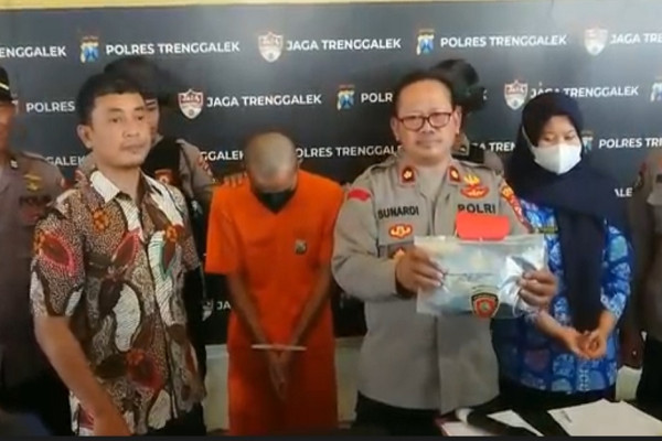 Cabuli 5 Murid Laki-laki, Guru SD di Trenggalek Dijebloskan Tahanan