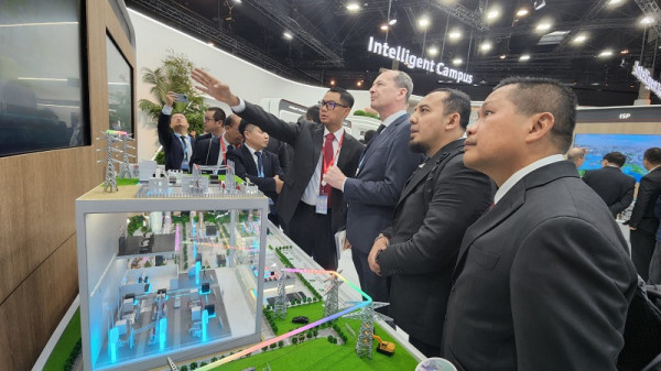 Jadi Pembicara di Barcelona, Dirut PLN Ajak Kekuatan Internasional Berkolaborasi dalam Transisi Energi
