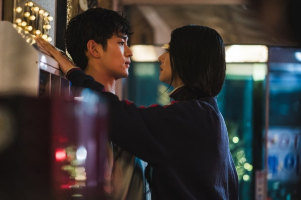 6 Drama Korea tentang Karakter Perempuan yang Mengejar Cinta Pria