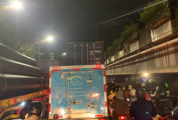 Horor! Jalan Ahmad Yani Bekasi Macet Parah Berjam-jam