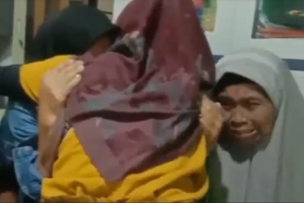 Tangisnya Pecah di PN Sekayu, Begini Cerita Pilu Ibu Lansia Digugat Anak dan Menantu