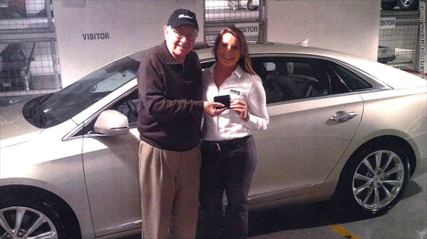 Gaya Hidup Warren Buffett yang Kontras, Harta Belimpah Mobil Sederhana