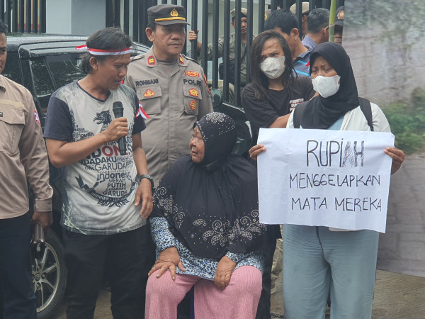 Kisruh Penutupan Gang Besan, Puluhan Warga Demo Minta Lurah Kembalikan Fungsi Jalan