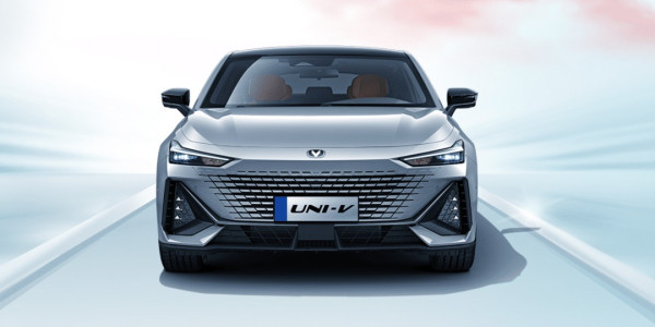 Tak Biasa, Geely Dituduh Jiplak Desain Mobil China