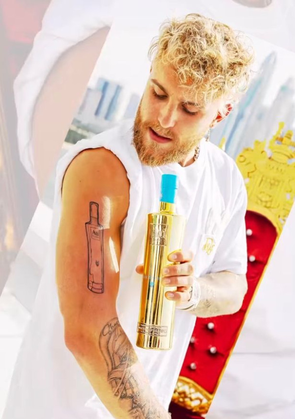 Kemana Hilangnya Tato Bergambar Botol Vodka Seharga Rp3,6 Miliar di Lengan Jake Paul?