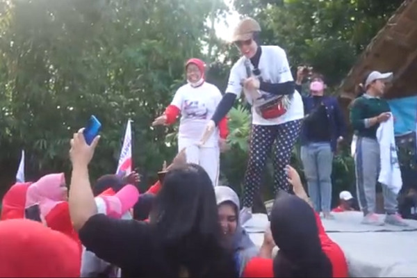Lewat Senam Zumba, Venna Melinda Sosialisasikan Program Kerakyatan Partai Perindo