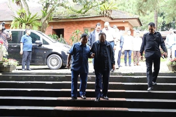 Momen Keakraban Prabowo dan Surya Paloh di Hambalang