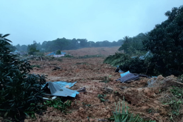 Mencekam! Ini Penampakan Longsor di Natuna, BPBD Khawatir Longsor Susulan