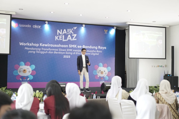 Lazada Kembali Gelar Pelatihan Kewirausahaan Digital Naik KeLaz untuk Siswa SMK di Bandung Raya