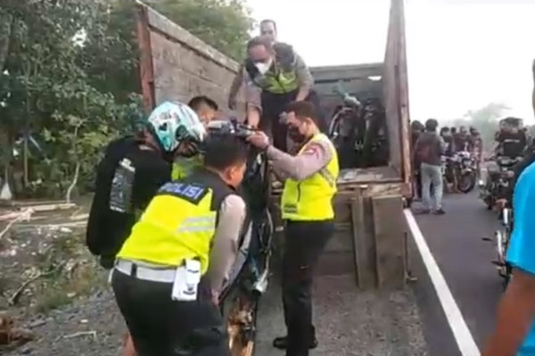 Puluhan Pembalap Liar Tak Berkutik saat Digerebek Polisi di Jalur Lintas Selatan Jember