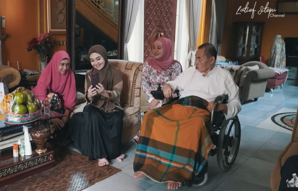 Bagikan Momen Jenguk Mat Solar, Latief Sitepu Kenang Kebaikannya: Puluhan Kru Sinetron Diumrahkan