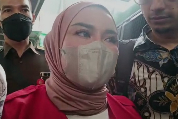 4 Artis Indonesia yang Terkena Bipolar, Nomor 3 Nyaris Akhiri Hidup