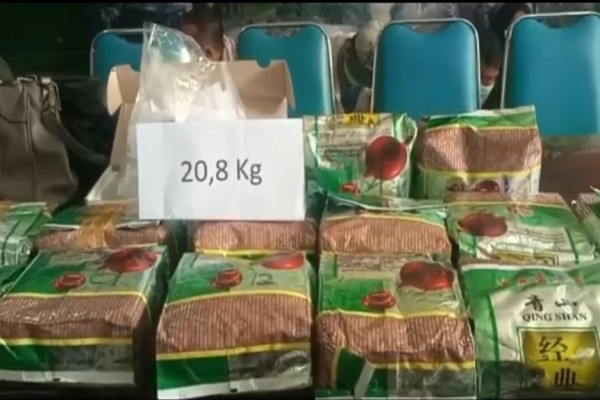 Penyelundupan 20,8 Kg Sabu Dari Malaysia Digagalkan Prajurit Yonif 621/Manuntung