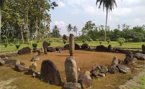 Telusuri Jejak Peradaban di Situs Wisata Sejarah Taman Purbakala Pugung Raharjo Lampung