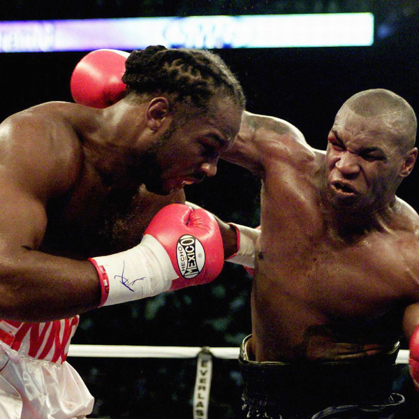 4 Pertarungan Tinju dengan Taruhan Terbesar, Nomor 3 Bikin Mike Tyson KO di Ronde Kedelapan