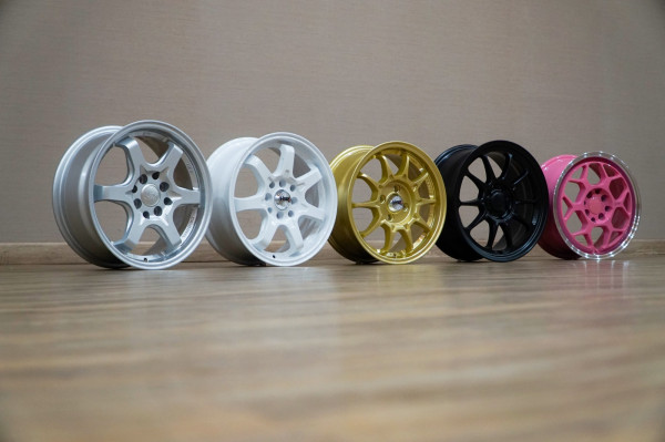 Punya Mobil Modif Gaya JDM, Ini Velg Baru Paling Cocok dari HSR Wheel
