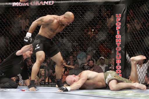 10 Pertarungan Kontroversial di UFC, Nomor 4 Pakai Teknik Bela Diri Terlarang Sanda